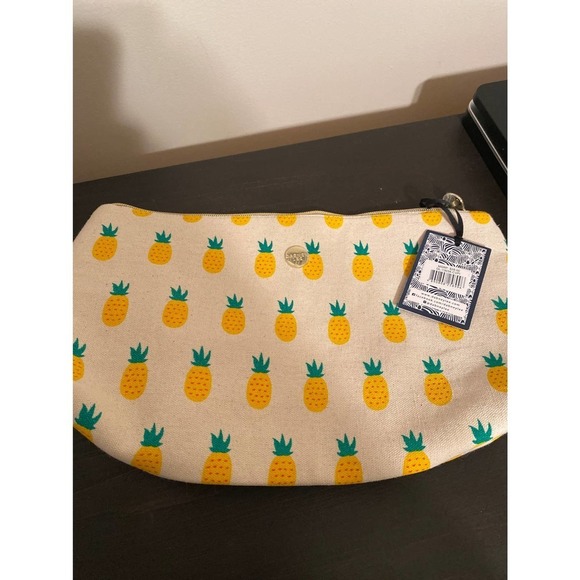 Dabney Lee Handbags - 𝅺Dabney Lee makeup bag